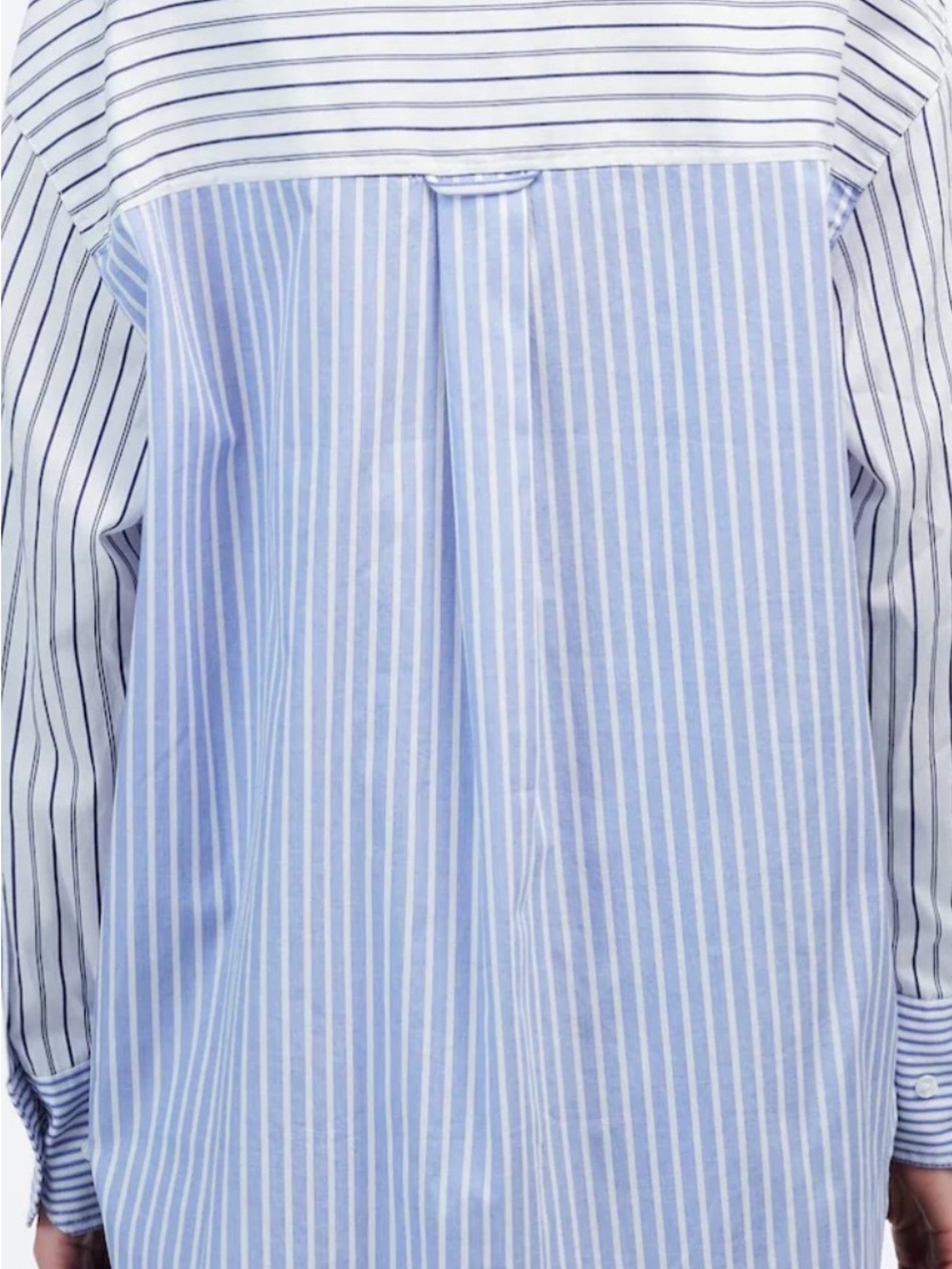 Madewell Matching Set
Light Blue/White Stripe
Shirt:  OVERSIZED M
Shorts:  L - Picture 12 of 12